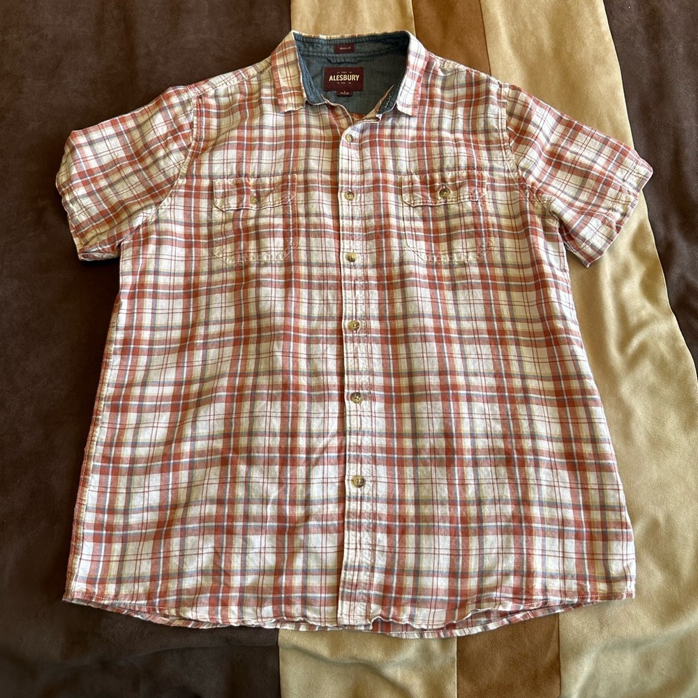 Men’s Alesbury large red, brown, yellow plaid short sleeve shirt size large